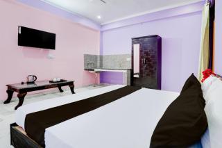 Hotel O Darjling - Noida - 1