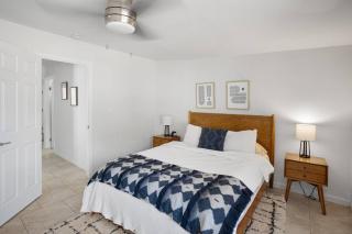 15 min to JT Park Hot Tub Cute Design Full Kitchen - Yucca Valley - 2