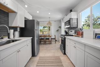 15 min to JT Park Hot Tub Cute Design Full Kitchen - Yucca Valley - 1