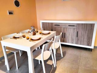 Apartamento en Roses, 2ª línea de playa, con terraza, WIFI y parking comunitario - ES-258-31 - 2