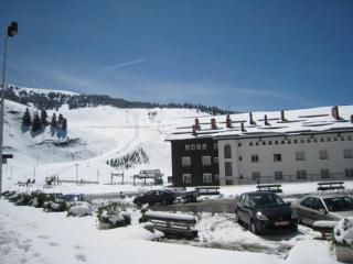 Superbe studio rénové au cœur de Chamrousse, à 50m des pistes - FR-1-340-285 - Chamrousse - 2