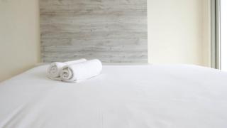 Cozy Stay and Best 1BR at Pavilion Permata Apartment By Travelio - Surabaya - 6
