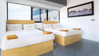 Sky hotel - Rooms & Free laundry - 50m to Royal Palace - 8