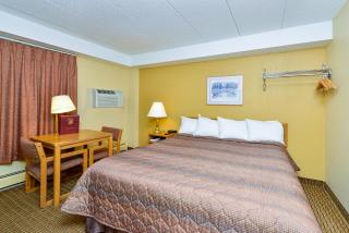 Super 8 by Wyndham Owatonna - 8
