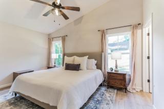 Quaint Cottage & Family Friendly Retreat - 1