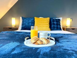 4 Bedroom House By Comfy Nest Contractors Accommodation Stamford, Sleeps 7, Perfect For Long Stay Discount - 1