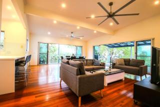 4 Coolberry Court - Rainbow Beach. Swimming pool - Rainbow Beach - 0