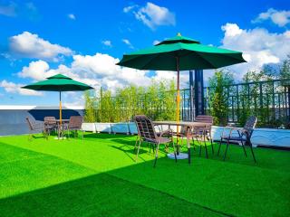 luxury living two bedroom apartment with heated swimming pool fully furnished gym children playing ground ample parking space and unbeatable scenic city views - Nairobi - 3