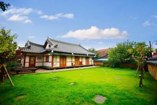 Jeonju Jiudang Hanok Stay - Jeonju - 0