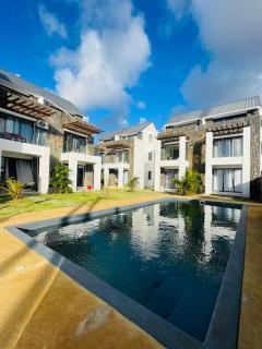 Cozy 3-Bedroom Townhouse, 10mins Walk to Beach - RV6 - Grand-Baie - 0