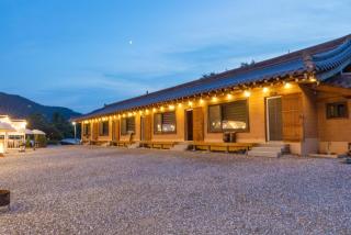 Hanok stay under the golden sky in Yangpyeong - 2