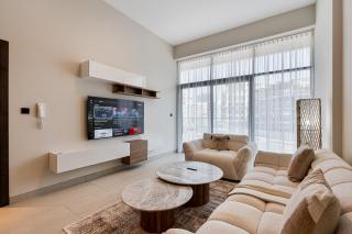 Modern 2 BR Apartment near Dubai Butterfly Garden - Dubai - 2