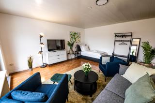 6 Zimmer Haus mit Wintergarten 2 Bäder Industrienah sehr ruhig gelegen - 0