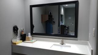 LiV Inn & Suites Houston - 7