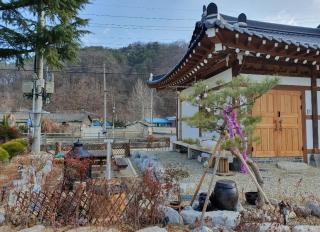 Jeonju Hanok Maeul Daeseung Jeongdam Hanok Dockchae Pension - Jeonju - 6