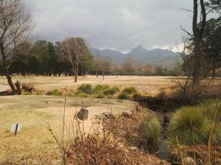Fairways Holiday Accommodation - Drakensberg Garden - 6