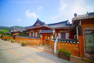 Jeonju Hanokmaeul ilakdang Sarangchae - Jeonju - 8