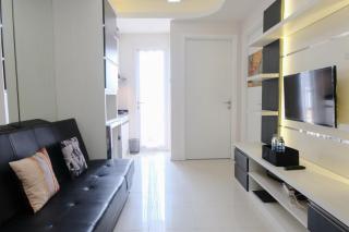 Homey and Cozy 2BR Apartment at Parahyangan Residence By Travelio - 5