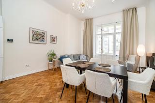 Bright Apartment with Terrace and Free Garage - Prague - 2