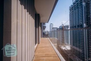 Beautiful 1BR in Emaar Beachfront with Private Beach Access - Dubai - 3
