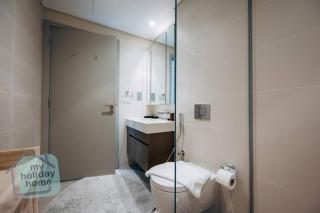 Beautiful 1BR in Emaar Beachfront with Private Beach Access - Dubai - 1
