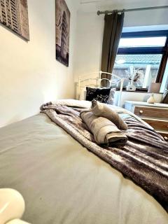 3-Bedroom Homely Retreat near Windsor - Burnham - 2