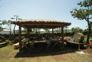 Traditional Hanok thatched house - 3