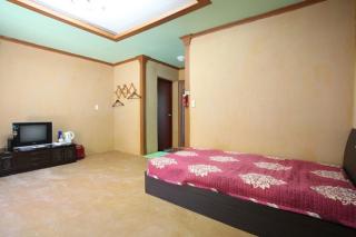 Baekmu Mountain Villa Red Clay Pension - Hamyang - 5