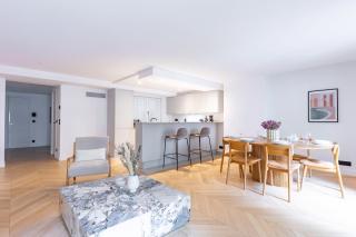 Brand New 3 bedrooms Facing Madeleine/St Honoré - París - 0