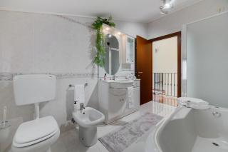 Casa di Iaio - 90 m2 apt with Free Wi-Fi, Netflix, Home Cinema & Parking - Gorizia - 8