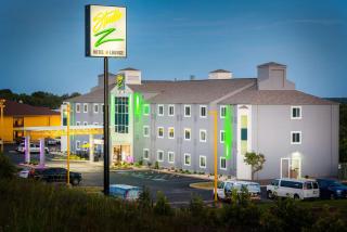 Studio Z, Ascend Hotel Collection - Saint Robert - 0
