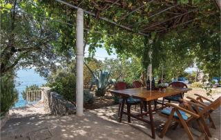 Three-Bedroom Holiday Home In Potomje - Potomje - 9