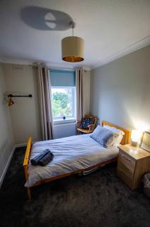 Spacious 4-Bedroom House in Glenboig - Glenboig - 1