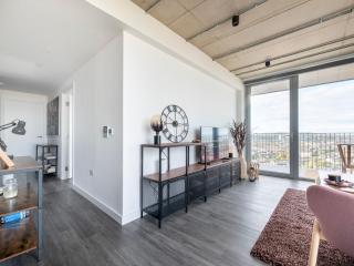 Chic Flat Next To Elizabeth Line - Stunning Views Pass the Keys - Londra - 3