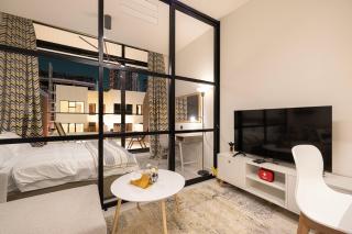 UrbanHomes - Cozy Spacious Exceptional Studio in Heart of Dubai at JVC - Dubai - 4