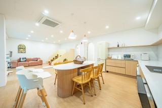 Gyeongju Casa Mellow Kids Pool Villa - Gyeongju - 5