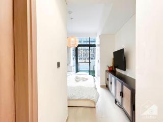 Meydan Bliss Luxurious Studio with Private Balcony - Dubai - 5