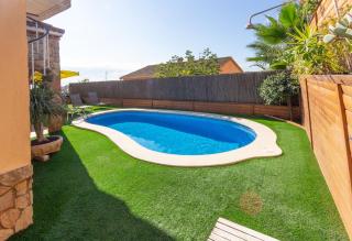 Catalunya Casas Cozy beach town villa for 8 - no car necessary! - Pineda de Mar - 6