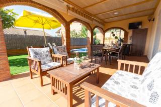 Catalunya Casas Cozy beach town villa for 8 - no car necessary! - 1