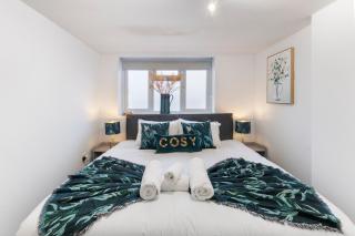Elms Suite - London - 9