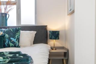 Elms Suite - London - 3