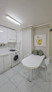 7 minutes from Apgujeong Station, Gangnam Rodeo, Garosu-gil, Luxury Street - Seul - 4