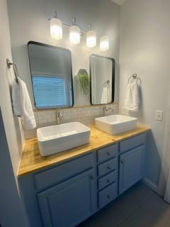 5 BR beachfront townhome with personal sunrise views - Carolina Beach - 1