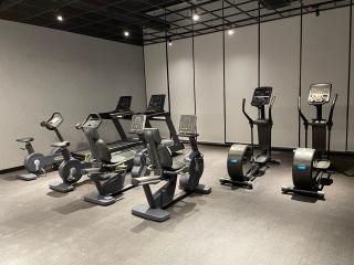 UrbanHomes - Cozy Spacious Exceptional Studio in Heart of Dubai at JVC - Dubai - 2