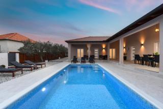 Charming Villa with heated pool near Zadar - Debeljak - 7