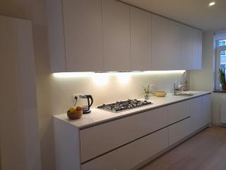 Very Quiet surroundings, Parking, 4 bedrooms, Trainstation near, center of herentals - Herentals - 2
