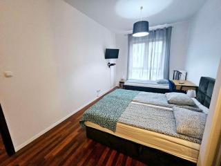 Rooms Green Rydygiera 17 own room tv wifi - Varsavia - 1