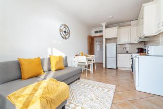Host Wise - Wonderful Flats with Pool - 8