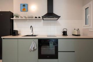 Metro Living 1-BR Modern Haven - 1