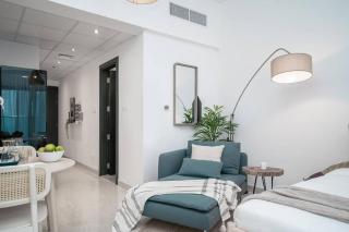 Elegant Studio with Pool and Gym - Dubai - 8